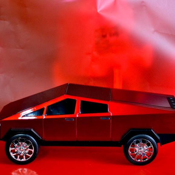 Tesla Cybertruck Shape Bluetooth Portable Speaker LED Screen XHD SOUND 12" - Picture 2 of 4